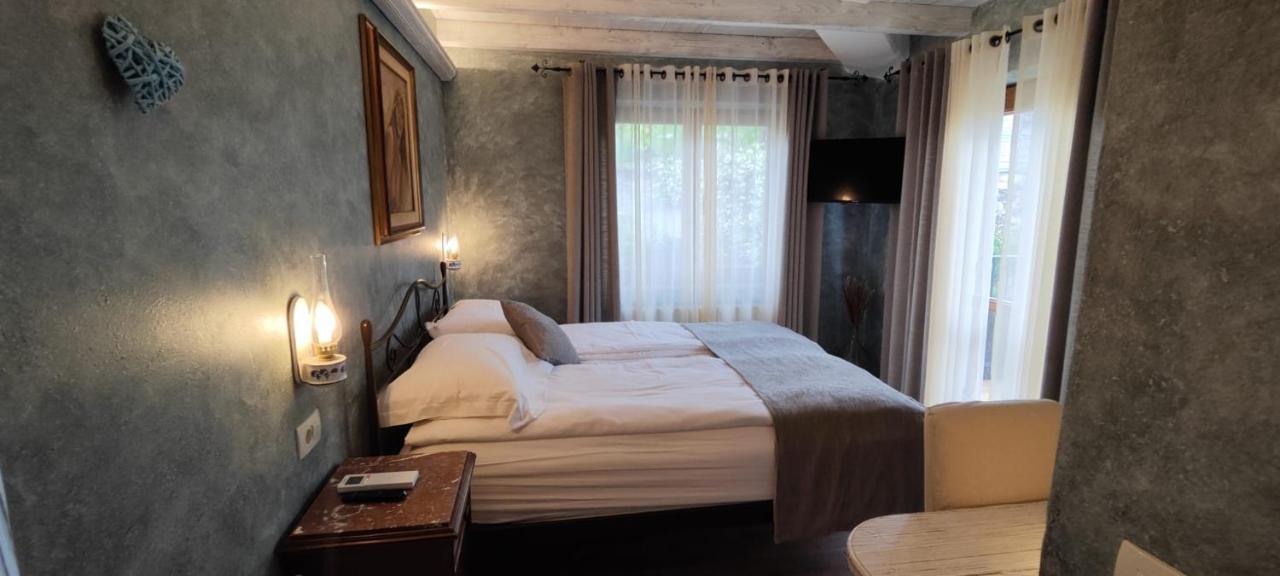Hotel Cebron Family Estate à Branik Extérieur photo
