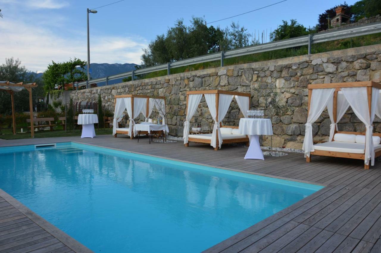 Hotel Cebron Family Estate à Branik Extérieur photo