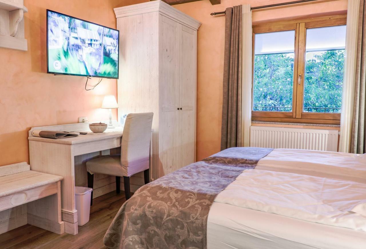 Hotel Cebron Family Estate à Branik Extérieur photo